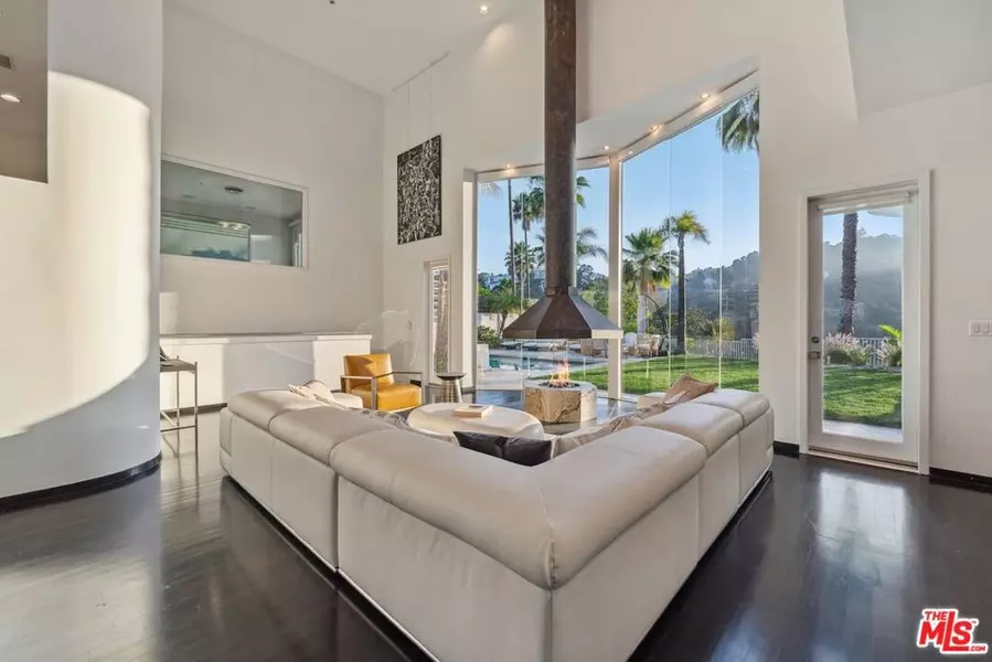2029 Mount Olympus DR, Los Angeles, CA 90046