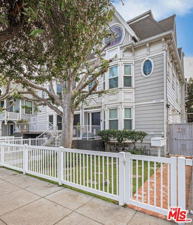 Santa Monica, CA 90405,2622 2nd ST #2