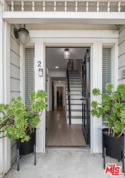 Santa Monica, CA 90405,2622 2nd ST #2