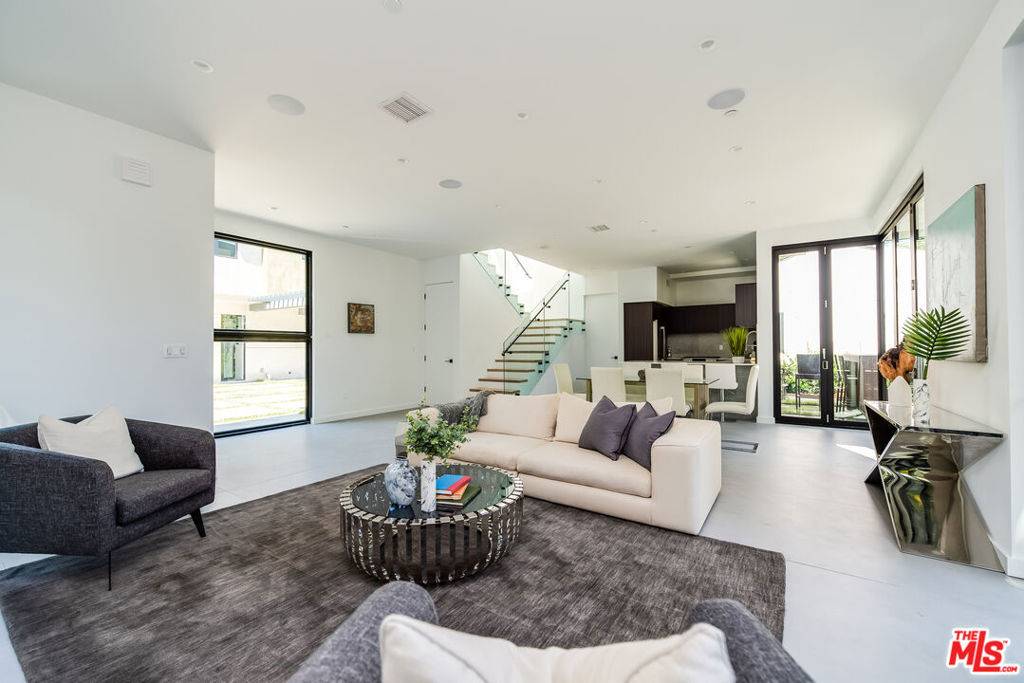 370 N San Vicente BLVD, West Hollywood, CA 90048