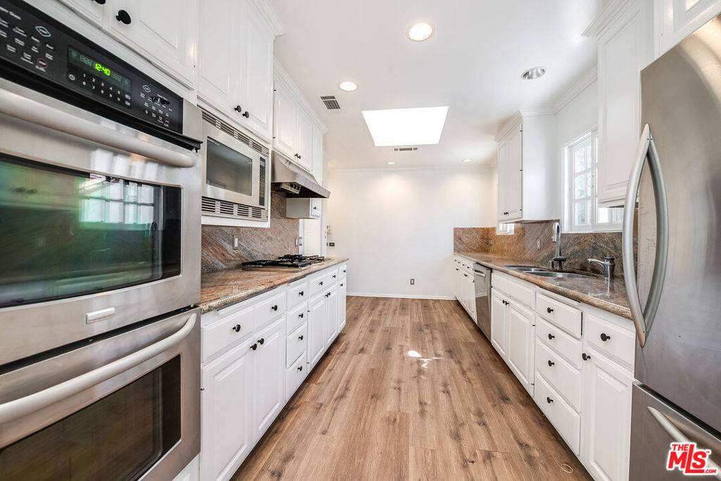 Los Angeles, CA 90064,10311 Ilona AVE