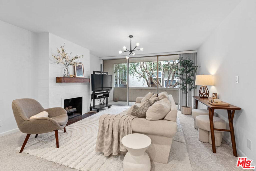 Culver City, CA 90230,6375 Green Valley CIR #206