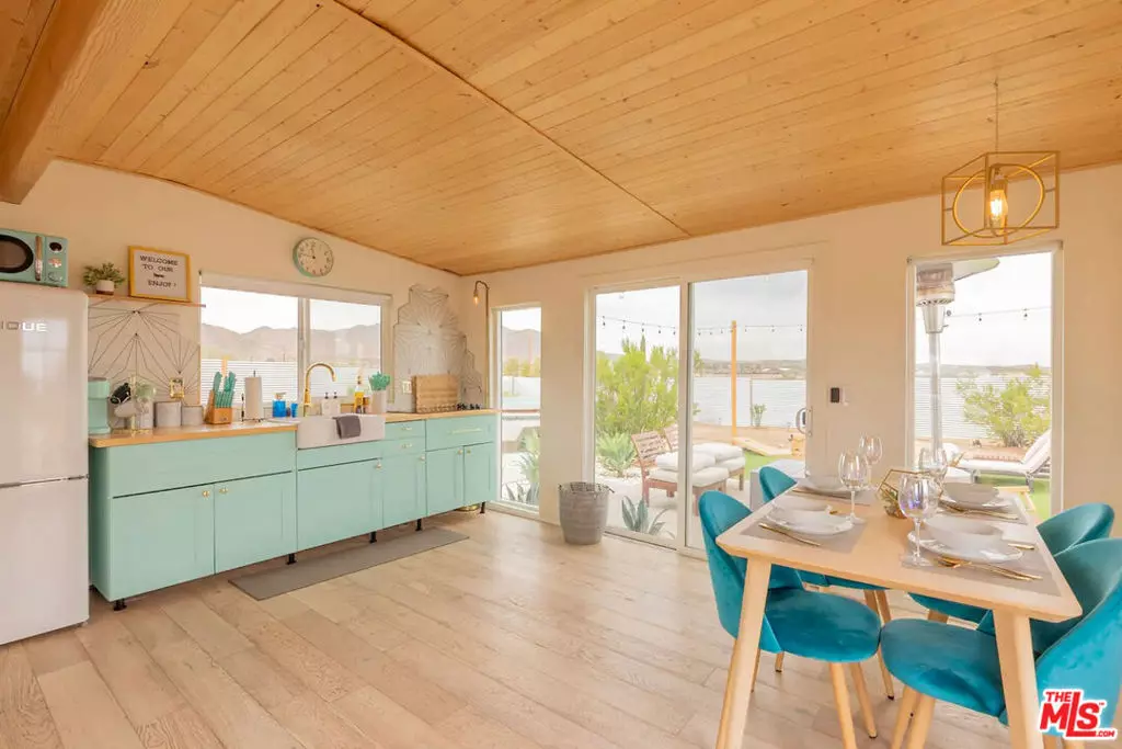 Joshua Tree, CA 92252,62177 Jericho WAY