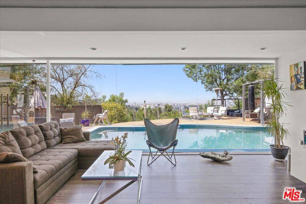 7241 Woodrow Wilson DR, Los Angeles, CA 90068