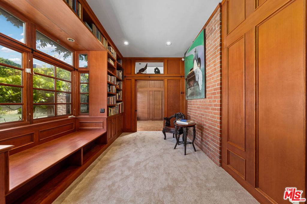 Santa Monica, CA 90402,120 Larkin PL