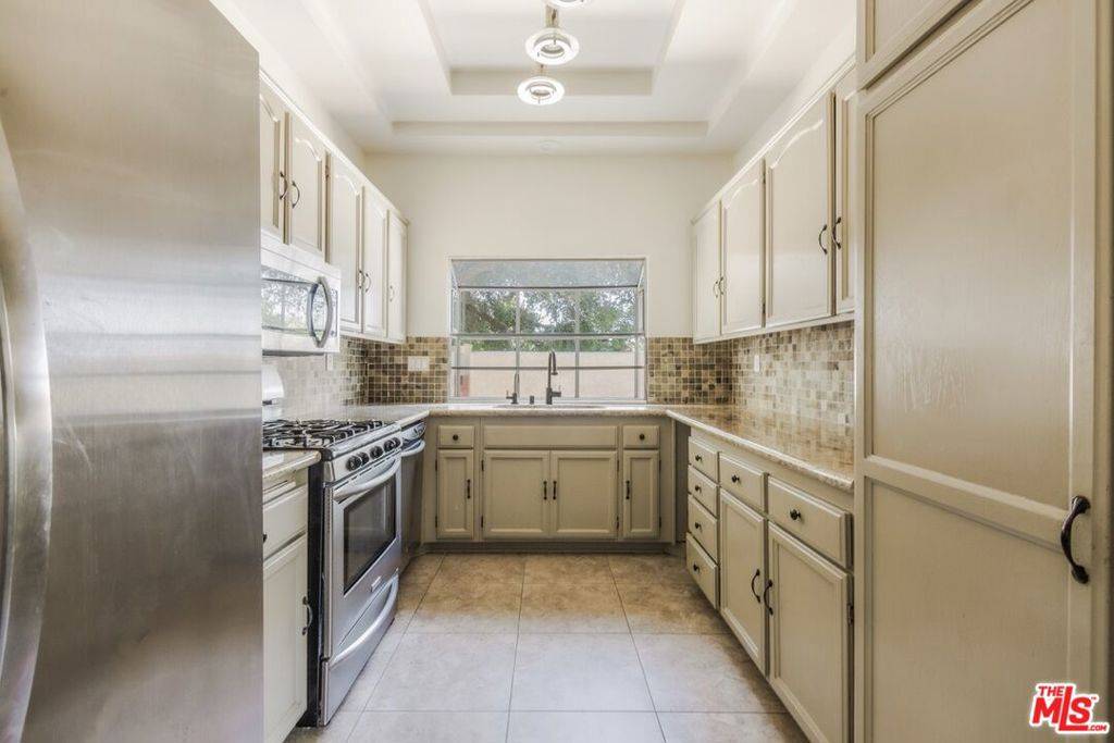 Westlake Village, CA 91362,3131 E Hillcrest DR