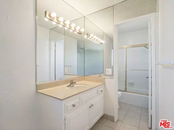Santa Monica, CA 90401,1538 11th #3
