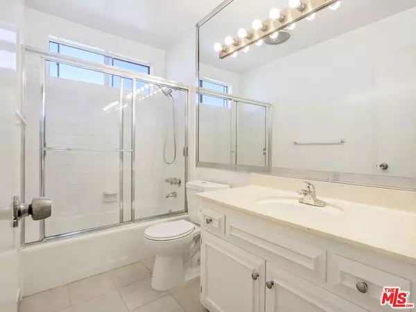 Santa Monica, CA 90401,1538 11th #3