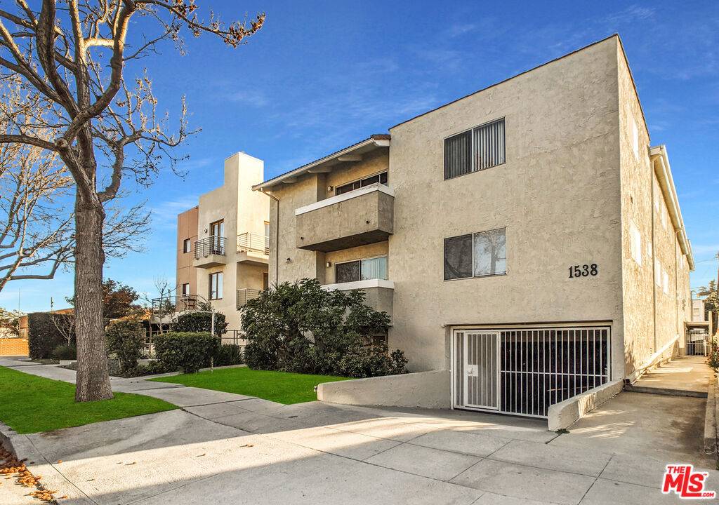Santa Monica, CA 90401,1538 11th #3