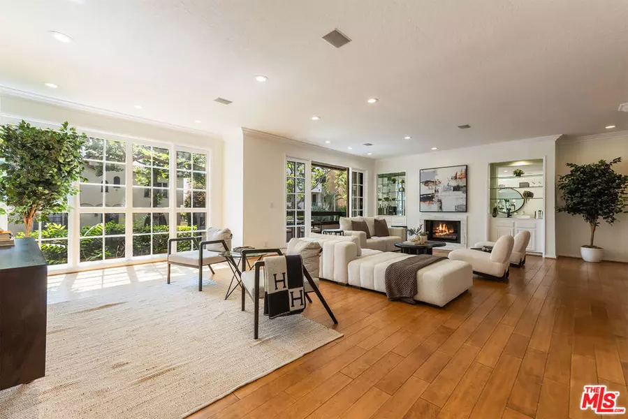 133 S Oakhurst DR #104, Beverly Hills, CA 90212