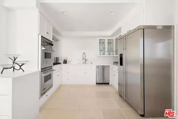 Los Angeles, CA 90077,1244 Stradella RD