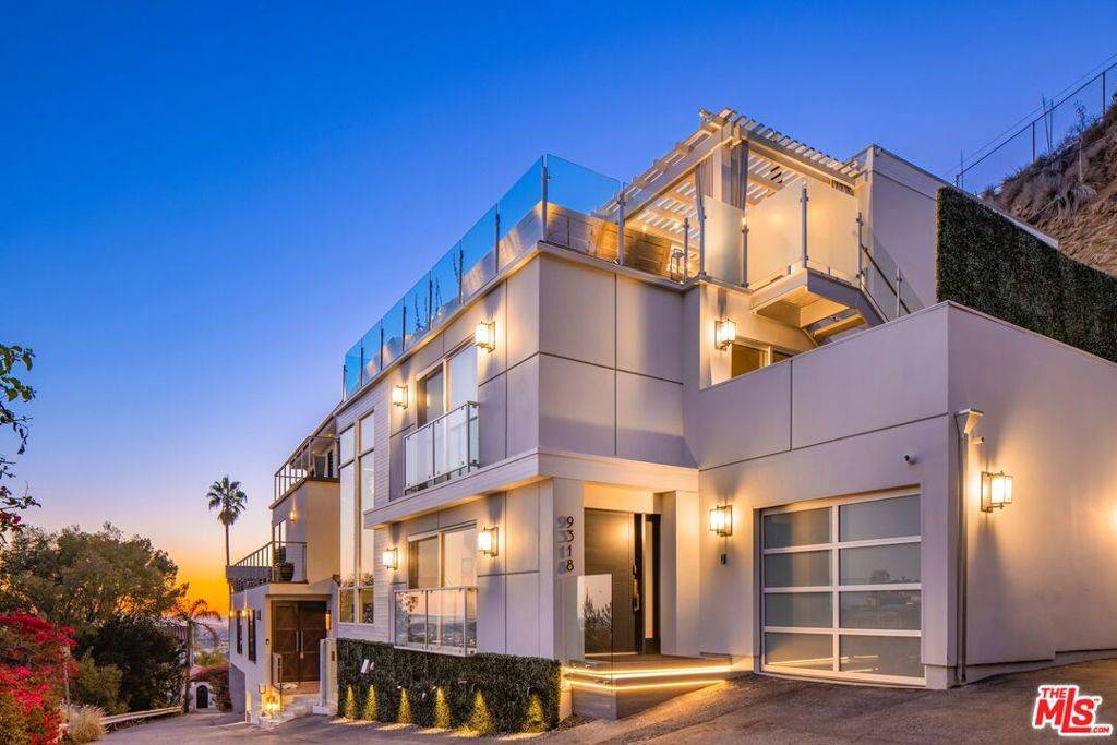 9318 Warbler WAY, Los Angeles, CA 90069