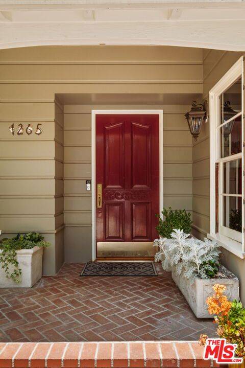 Pasadena, CA 91103,1265 Inverness DR