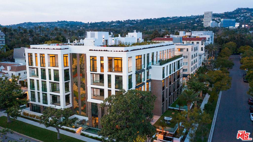 425 N Palm DR #501,  Beverly Hills,  CA 90210