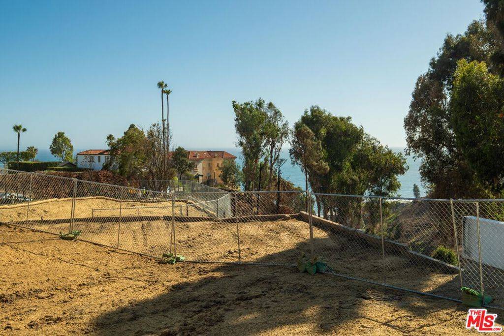 Pacific Palisades, CA 90272,17941 Tramonto DR