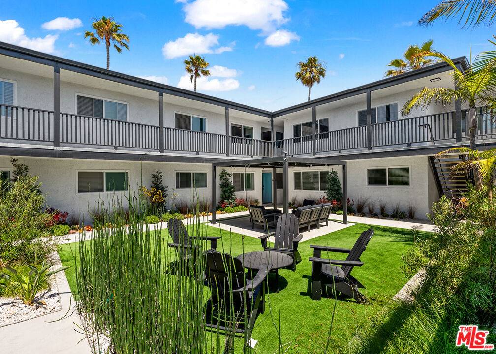 Huntington Beach, CA 92648,125 16th ST