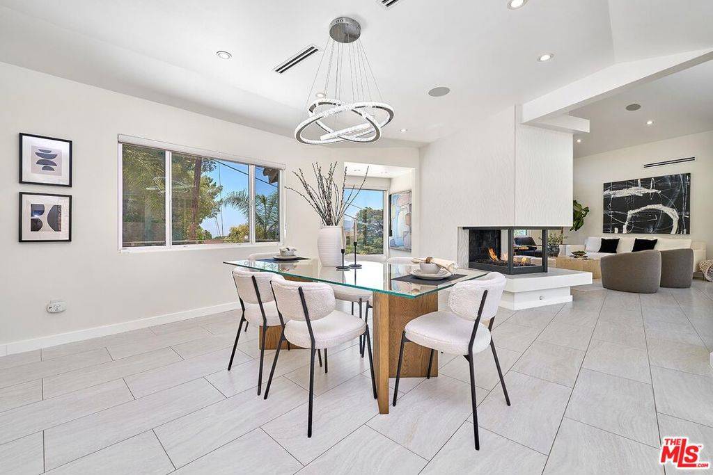 La Crescenta, CA 91214,3001 Cloudcrest RD