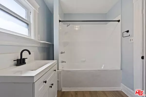 Los Angeles, CA 90042,5323 Monte Vista ST