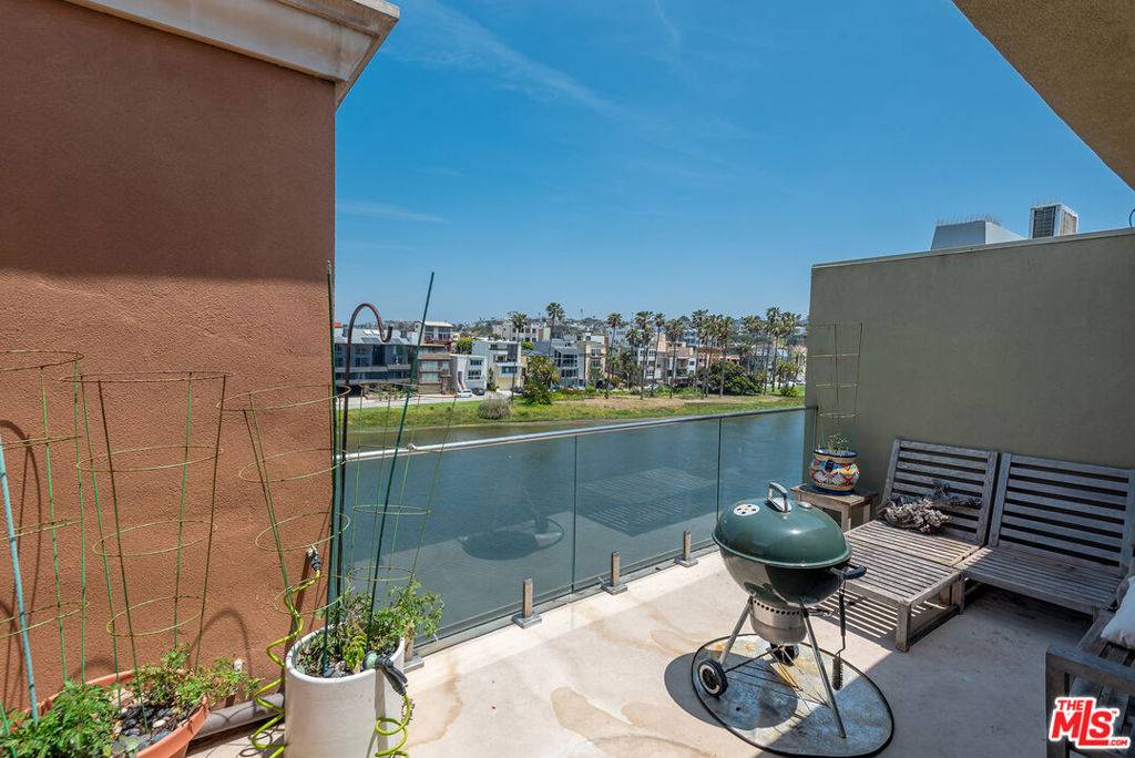 6400 Pacific AVE #308, Playa Del Rey, CA 90293