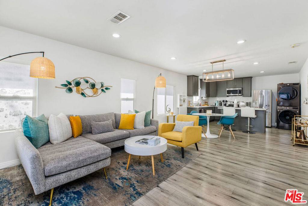 Los Angeles, CA 90062,1416 W 51st PL