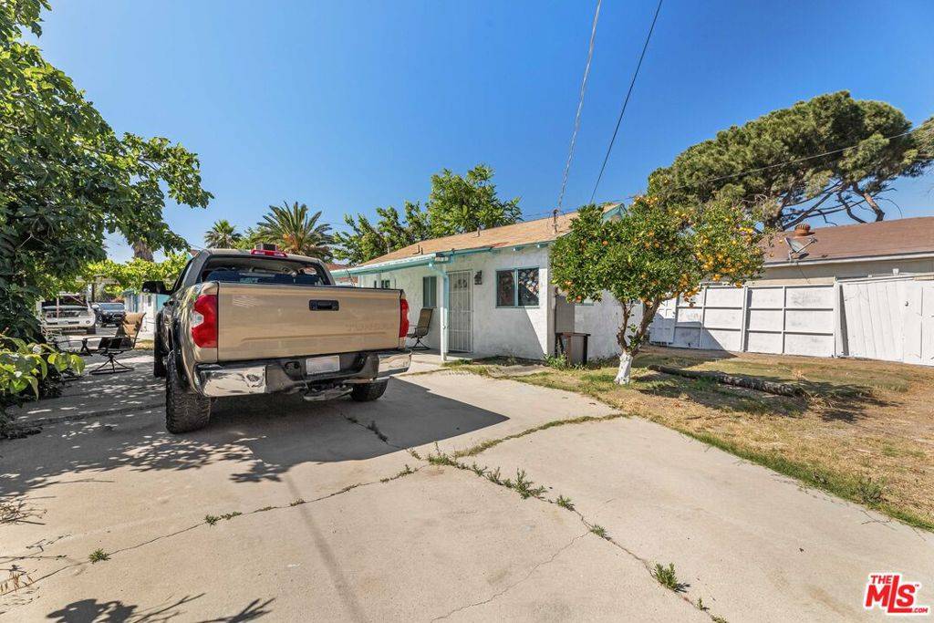 Sun Valley, CA 91352,10712 Sherman PL