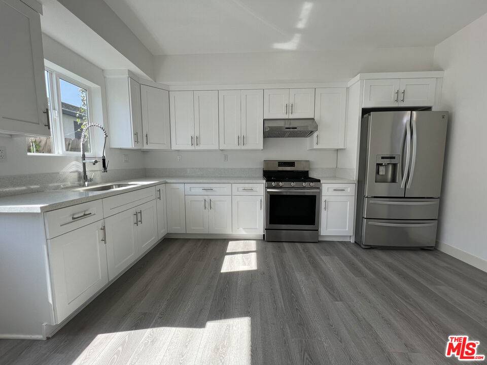 8640 1/2 Baring Cross ST, Los Angeles, CA 90044