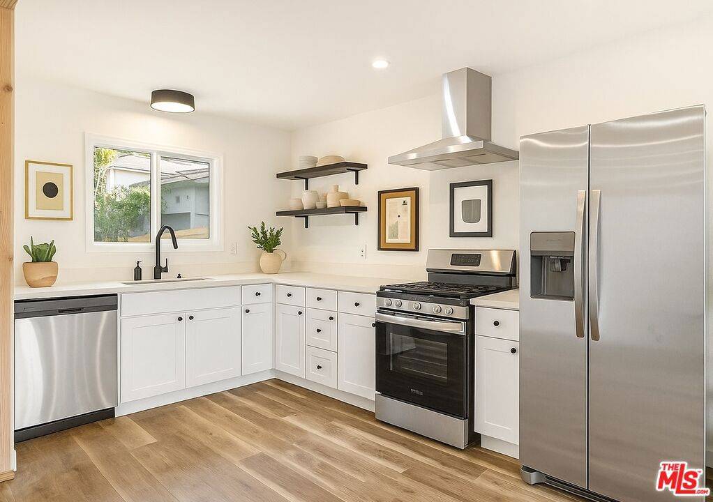 Woodland Hills, CA 91364,5141 Don Pio DR