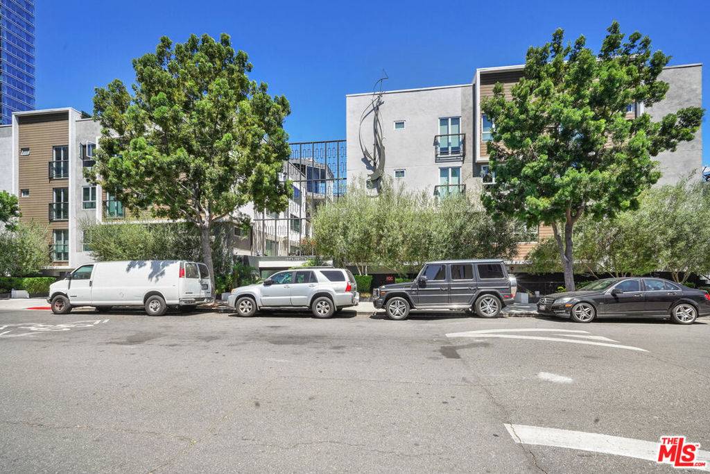 Beverly Hills, CA 90212,9955 Durant DR #103
