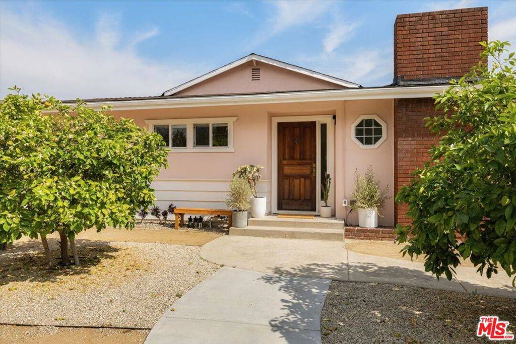 2950 Finch ST, Los Angeles, CA 90039