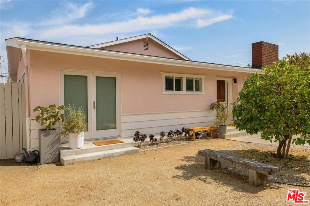 Los Angeles, CA 90039,2950 Finch ST