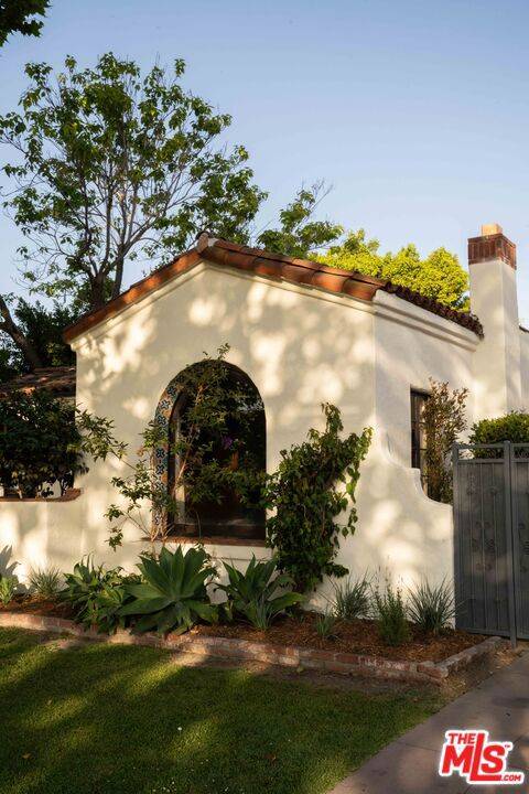 Los Angeles, CA 90008,4331 4th AVE