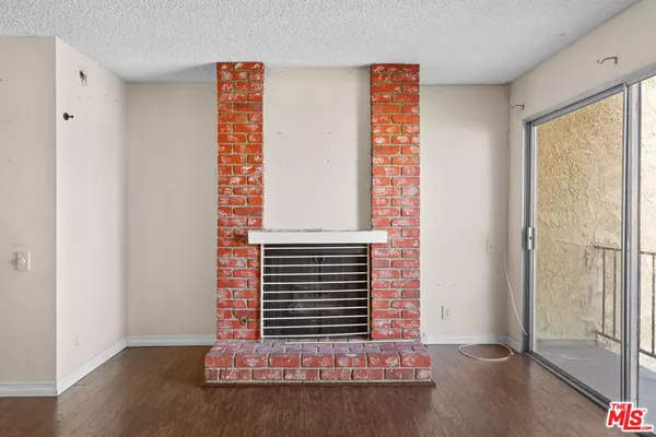 Canoga Park, CA 91304,21219 Roscoe BLVD #211