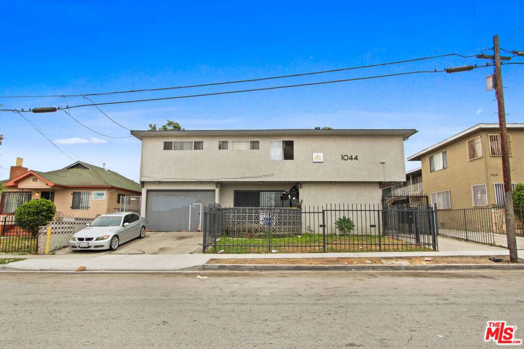 Los Angeles, CA 90044,1044 W 110th ST
