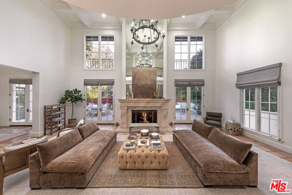 Santa Barbara, CA 93108,284 Gould LN