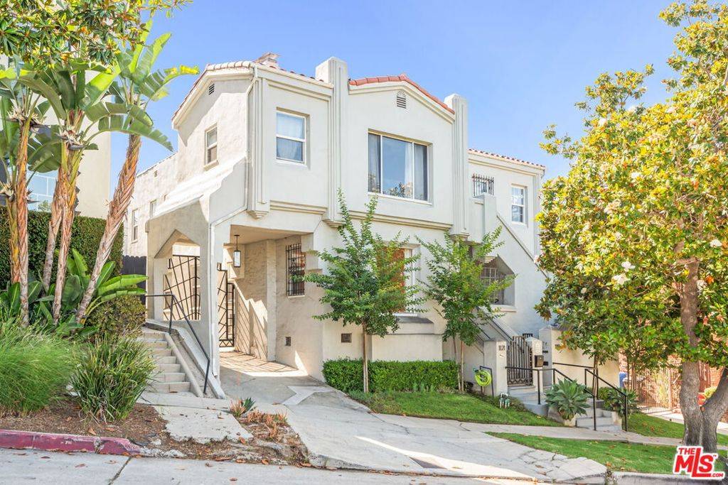 1121 S Orange DR, Los Angeles, CA 90019