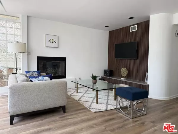 39 Westminster AVE, Venice, CA 90291