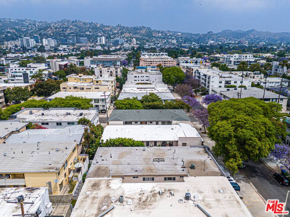 West Hollywood, CA 90048,553 N Flores ST