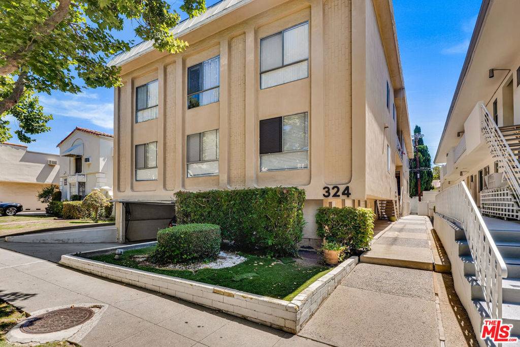 324 S Rexford DR, Beverly Hills, CA 90212