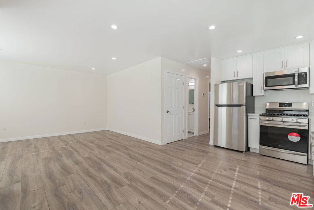 Glendale, CA 91201,1049 Sonora AVE #A