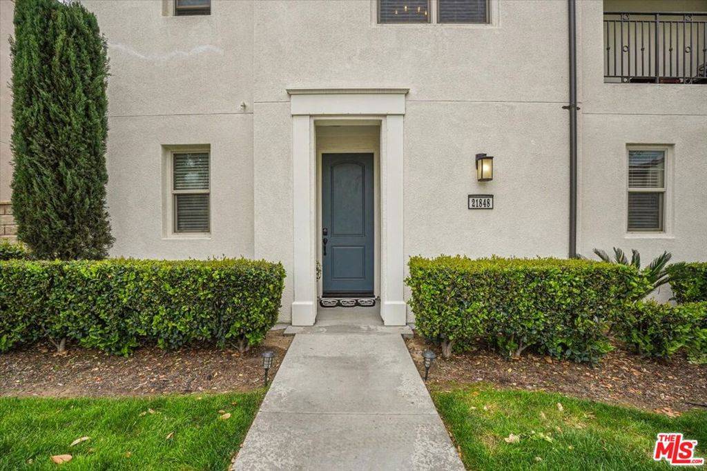 Santa Clarita, CA 91350,21848 Moveo DR