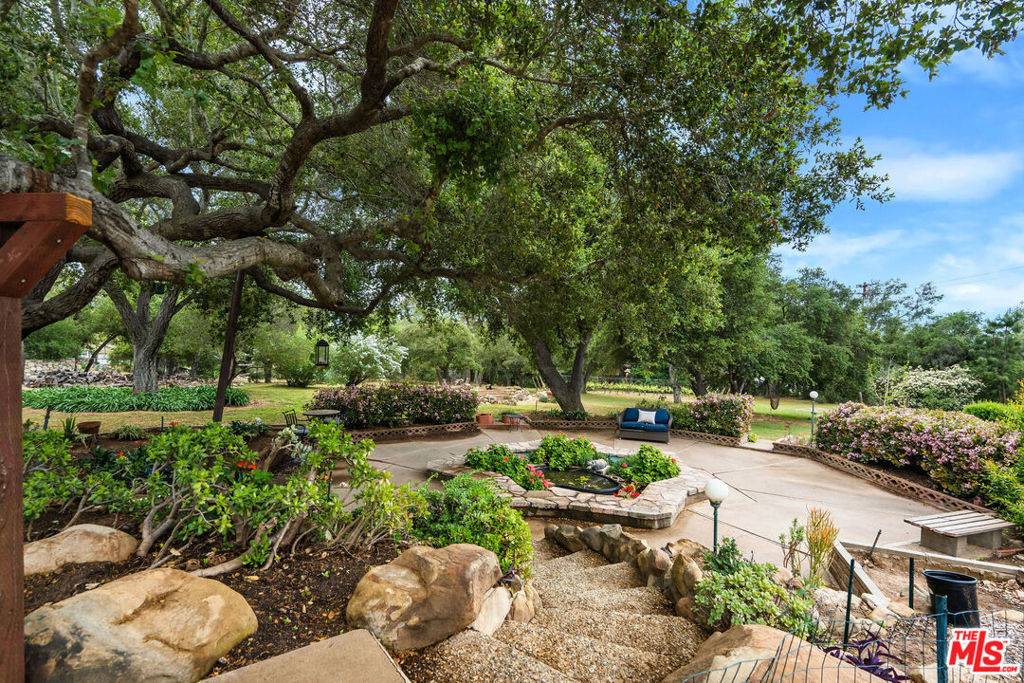 Ojai, CA 93023,918 Palomar RD