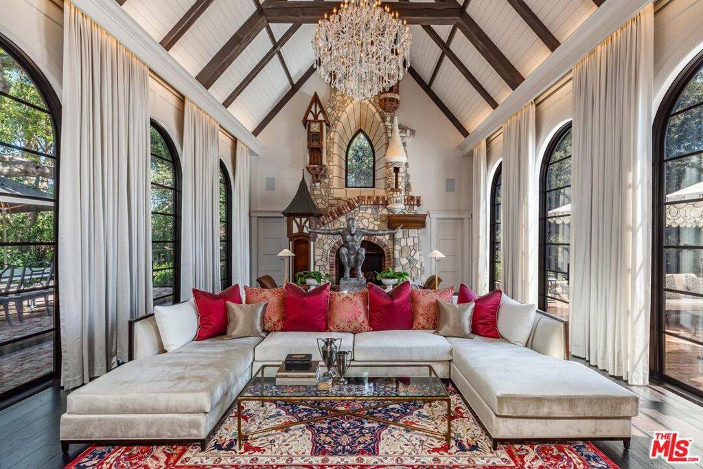 Westlake Village, CA 91362,5076 Island Forest PL