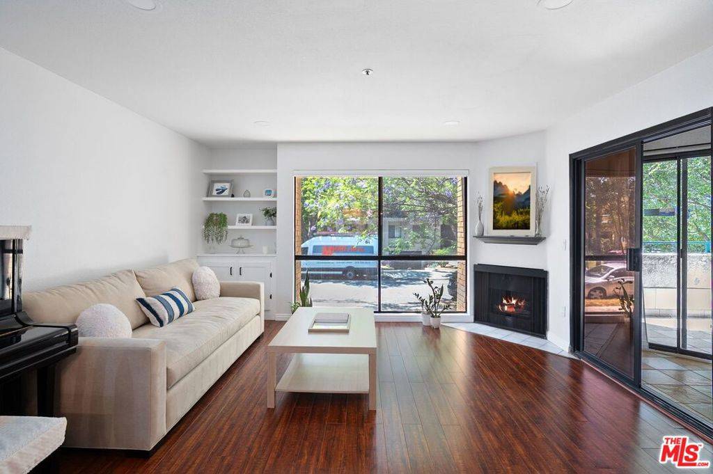 Glendale, CA 91204,413 Hawthorne ST #102