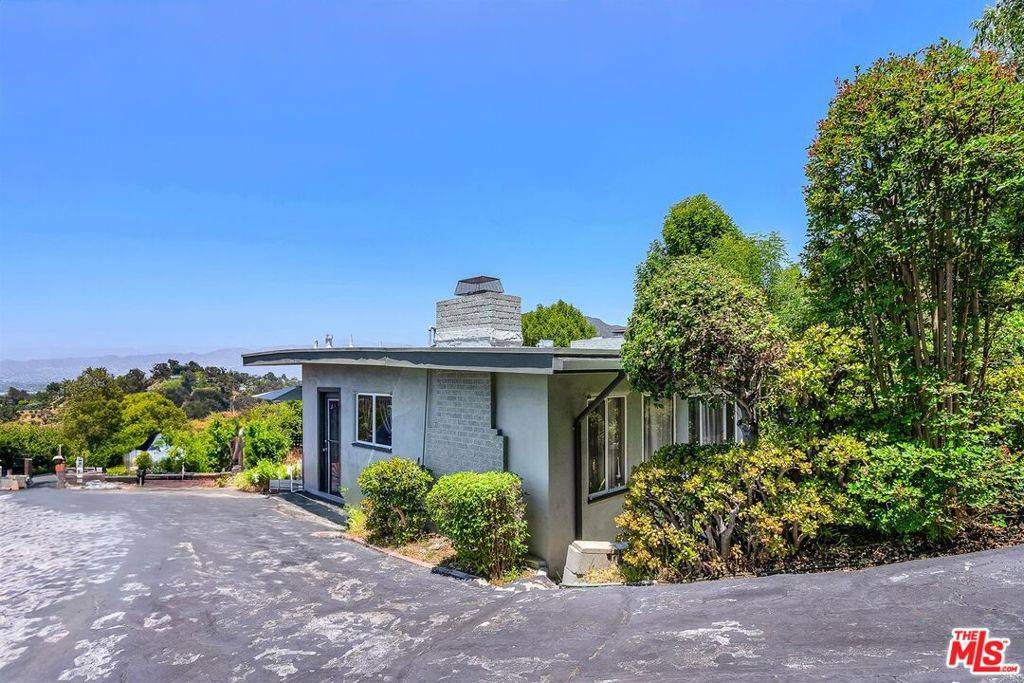 7191 Woodrow Wilson DR, Los Angeles, CA 90068
