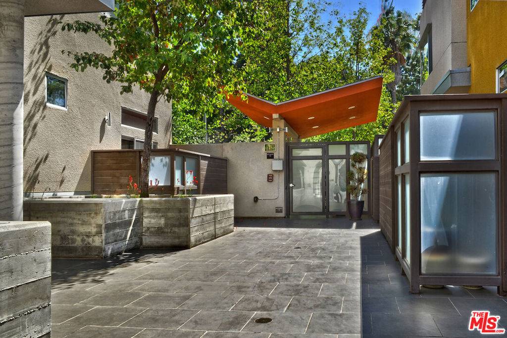 Studio City, CA 91604,11815 Laurelwood DR #1