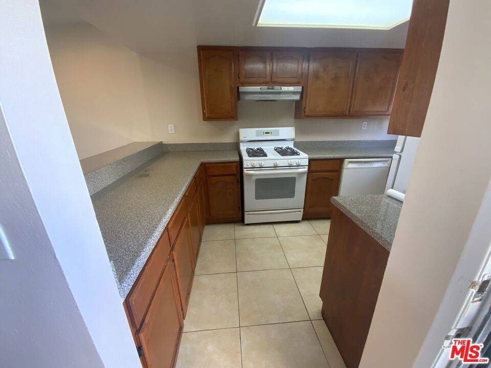 Inglewood, CA 90302,620 W Hyde Park BLVD #309