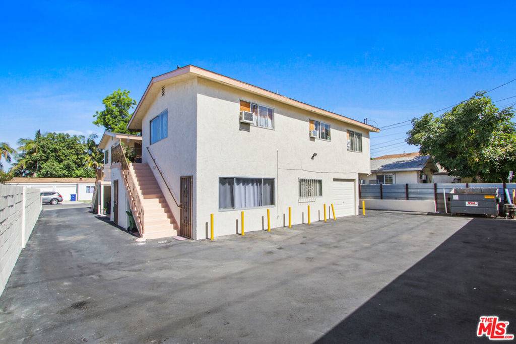 South Gate, CA 90280,10024 Elizabeth AVE