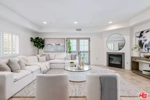 Los Angeles, CA 90049,11633 Chenault ST #203