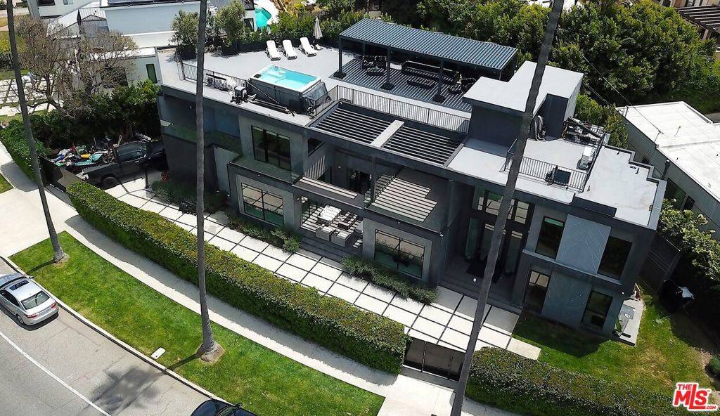 Los Angeles, CA 90049,12720 Montana AVE