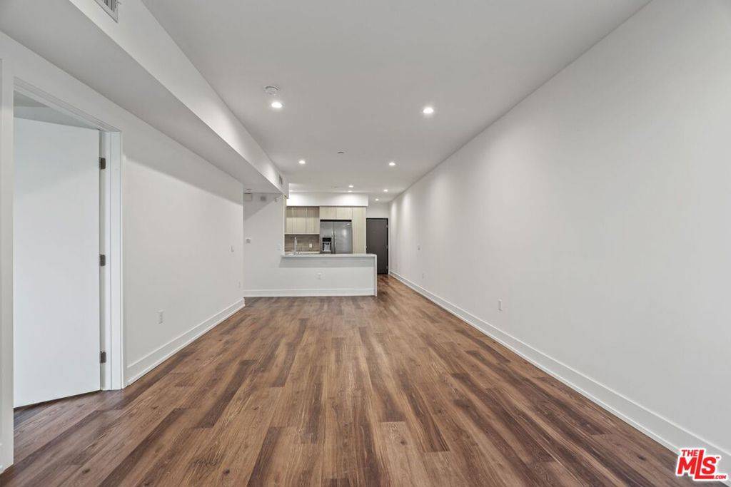 Los Angeles, CA 90048,129 Kings #208